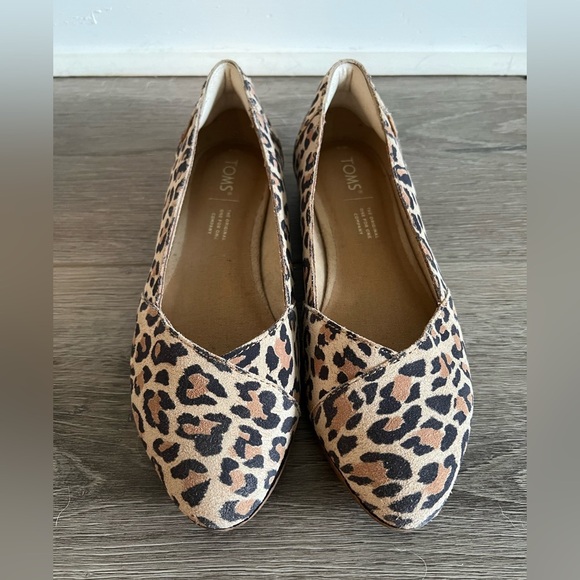 TOMS Women’s Julie Desert Tan Leopard Flats Size 6 - Picture 9 of 10